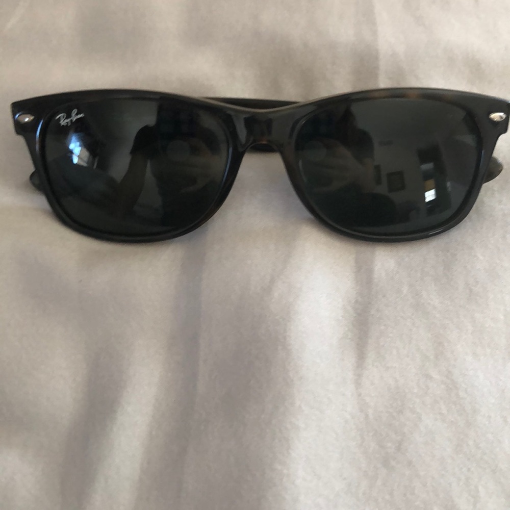 Ray ban new wayfarer tortoise sunglasses